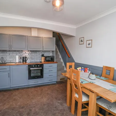 Dry Dock * וויטבי