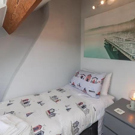 Dry Dock * וויטבי