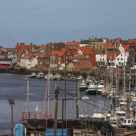 Dry Dock בית נופש *