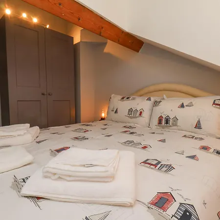 Dry Dock Feriehus Whitby